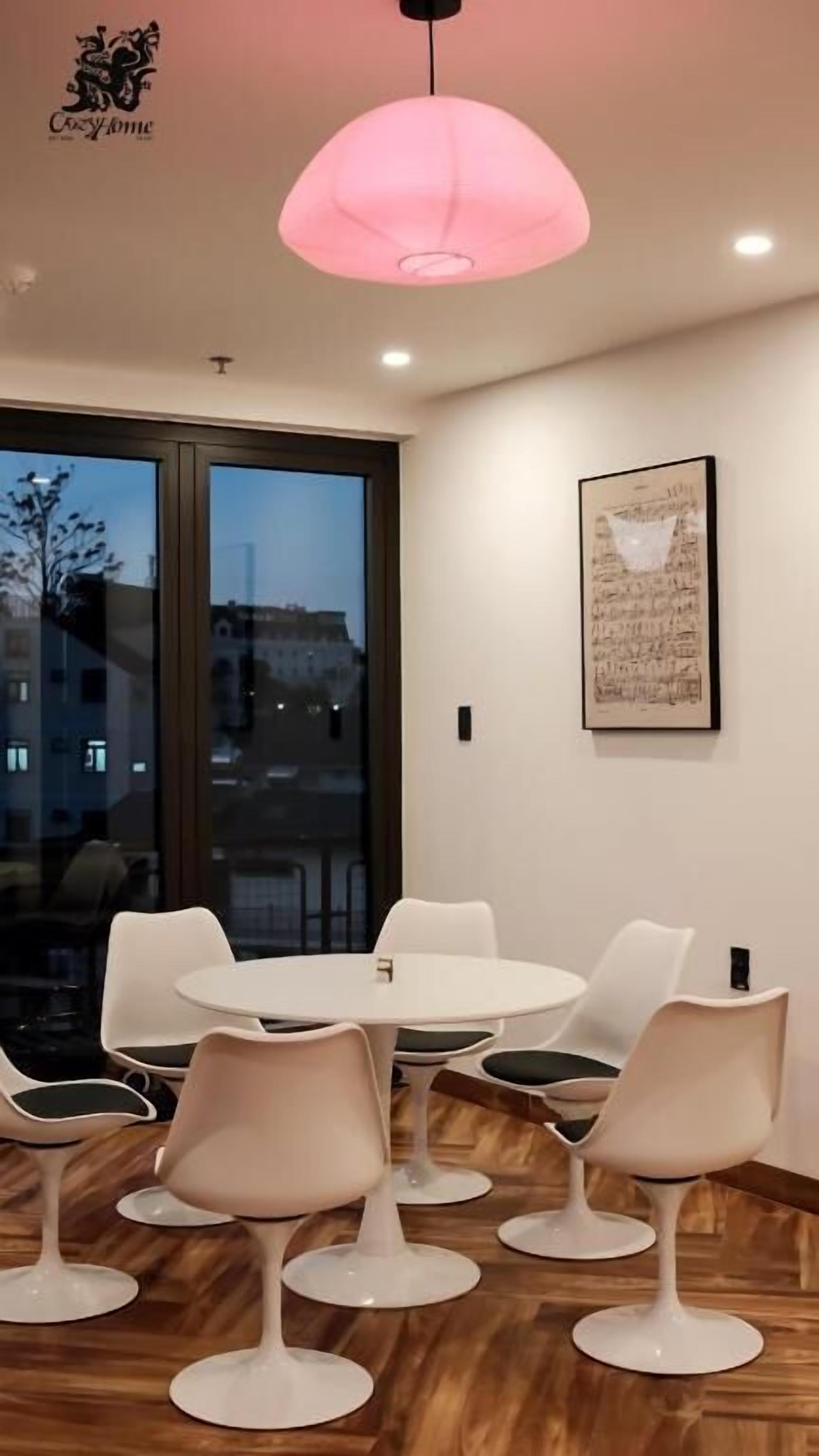 Deluxe Apartment, Balcony, City View | Tempat makan