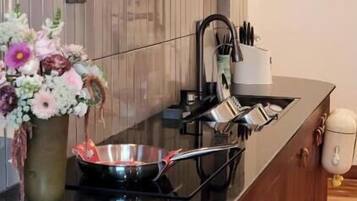 Apartemen, balkon, pemandangan kota | Dapur pribadi