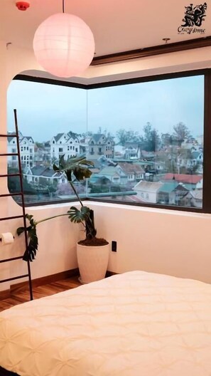 Standard Studio, City View | Blackout drapes, soundproofing, iron/ironing board, free WiFi - Cozyhome (Da Lat)