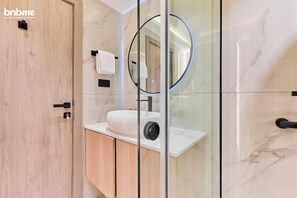 Deluxe Apartment | Bathroom - bnbme - Burj Al Nujoom - Studio (Dubai)