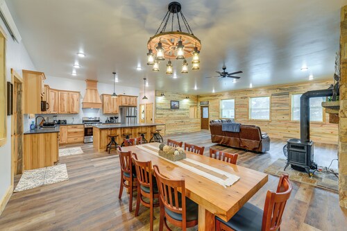 Mountain Retreat By the River: Star Valley Getaway