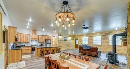 Mountain Retreat By the River: Star Valley Getaway