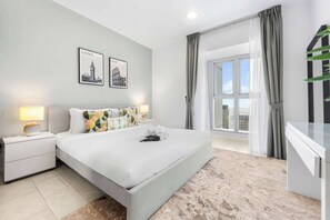 2 bedrooms, iron/ironing board, WiFi, bed sheets - Free housekeeping visits during your stay - StayShort - Modern 2BR in Dubai Marina that Sleeps 6 (Dubai Marina)