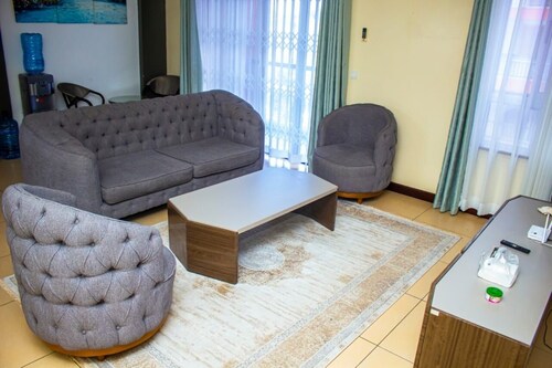 Modern, cozy 2-bedroom apartment in the heart of Nairobi with modern amenities.