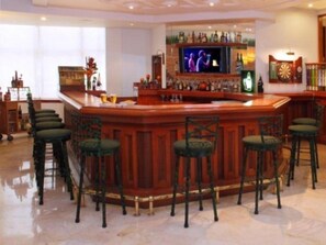 Bar (on property) - Hotel Almirante Cartagena Colombia (Cartagena)