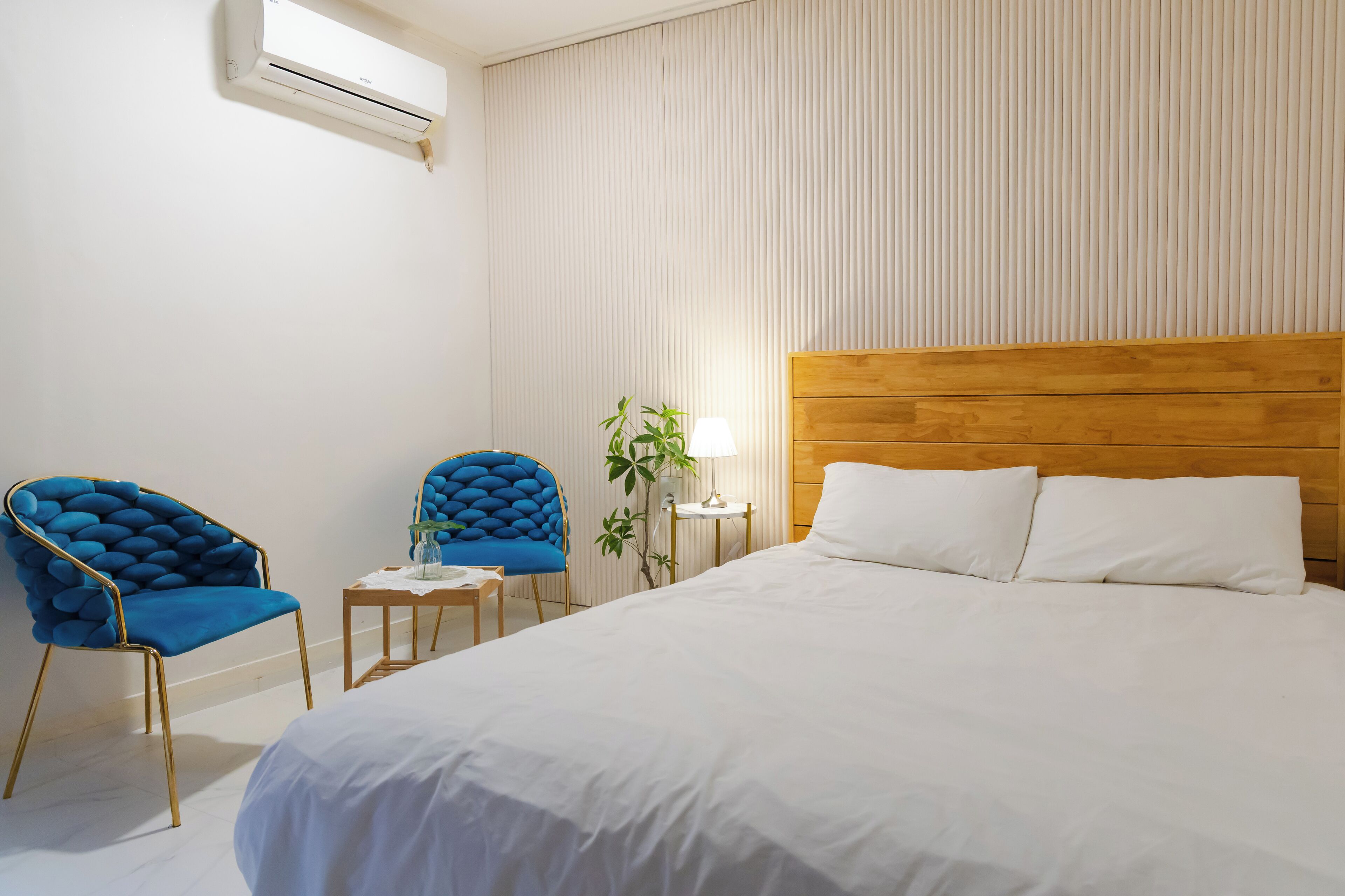 Deluxe (Modern Art Style)