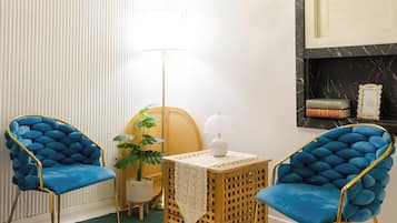 Deluxe (Modern Art Style)