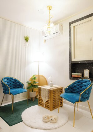 Deluxe (Modern Art Style)