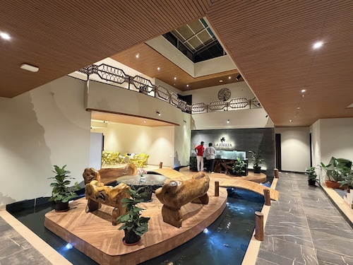 LaFiesta Resort By Greenleaf Aqua