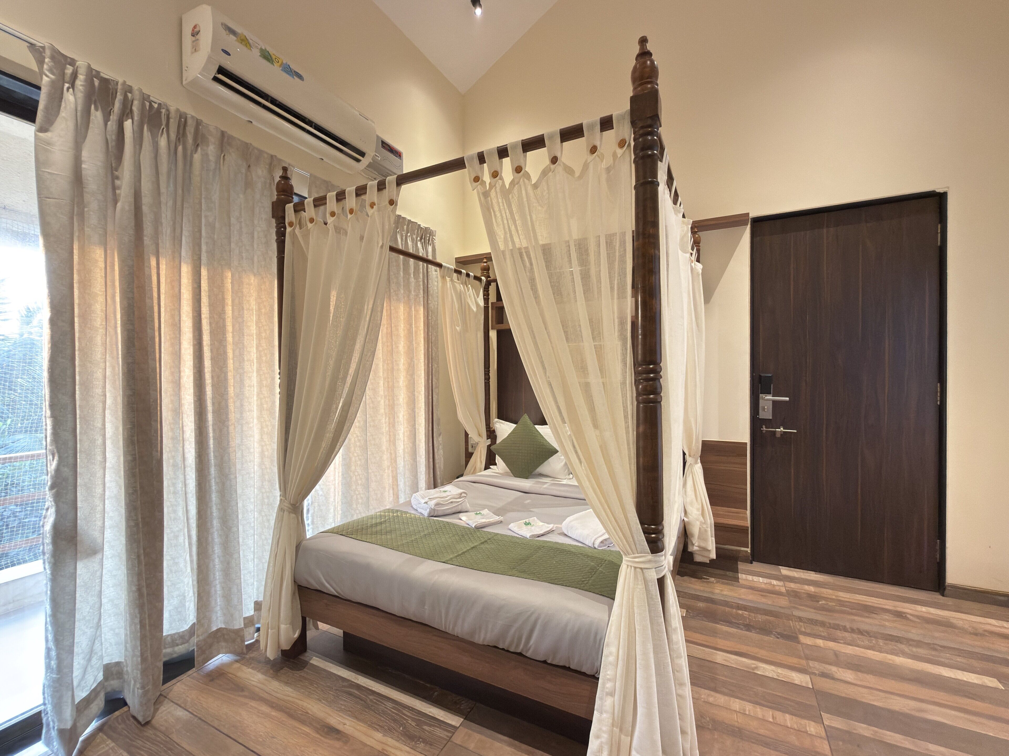 Deluxe Single Room, Balcony, Garden View