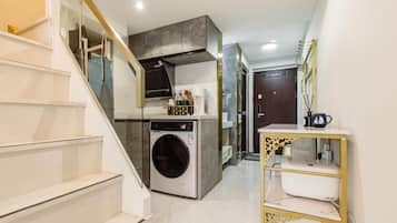 Comfort Apartment, 2 Bedrooms, Garden View | Private kitchen