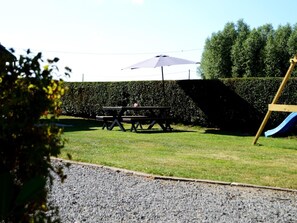 Outdoor dining - Cosy farmhouse in a rural location (Ploegsteert)