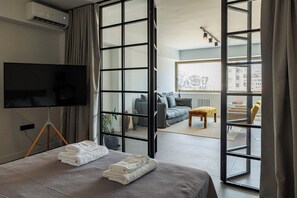 Iron/ironing board, WiFi, bed sheets - Luxurious hideaway loft at Psyri (Athina)
