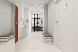 3 bedrooms, desk, iron/ironing board, travel cot - Lumina Family Apartment patio with private garden (New apartment)