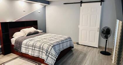 3 bed 2 Bath 15 min From Airport