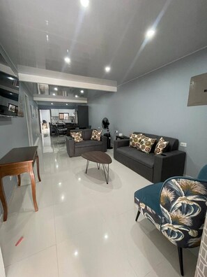 Interior - 3 bed 2 Bath 15 min From Airport (San Juan)