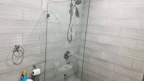 Bathroom - 3 bed 2 Bath 15 min From Airport (San Juan)