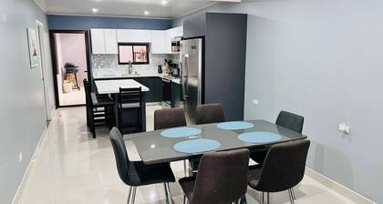 3 bed 2 Bath 15 min From Airport