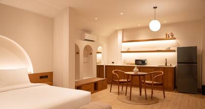 Taupe Hotel