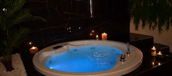 Palace Eight Suites & Spa