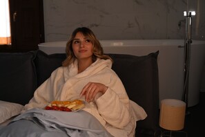 Free daily buffet breakfast  - Palace Eight Suites & Spa (Cosenza)