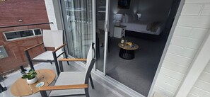 Habitación doble superior | Restaurante al aire libre