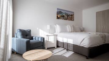 Deluxe Double Room | In-room safe, iron/ironing board, free WiFi
