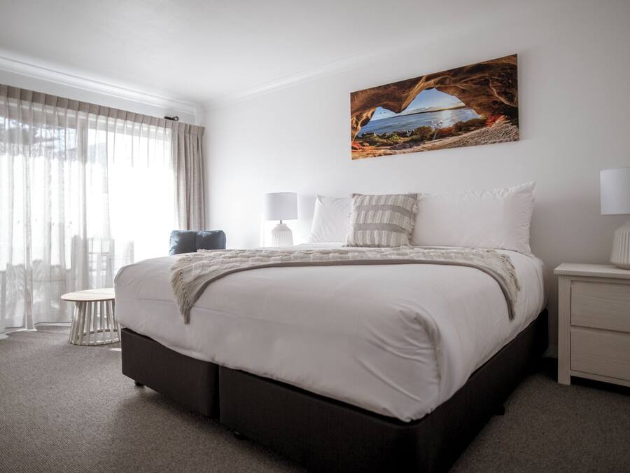 Deluxe Double Room | In-room safe, iron/ironing board, free WiFi