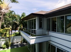 Exterior - Lovely studio with AC in charming Tambon Kamala (Tambon Kamala)