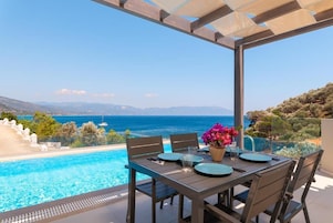 Casa, 1 quarto, piscina particular, vista para o mar