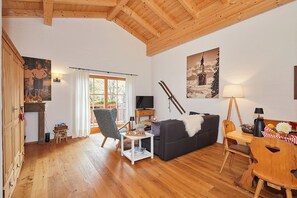 Living area - Vacation apartment Dosbach (Reit im Winkl)