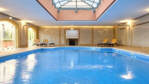 Pool - 2 Units - 2 Bedroom Oasis Homes Near Marina, Golf, and Poolside Relaxation (Quarteira)