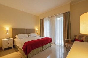 Room - 2 Units - 2 Bedroom Oasis Homes Near Marina, Golf, and Poolside Relaxation (Quarteira)