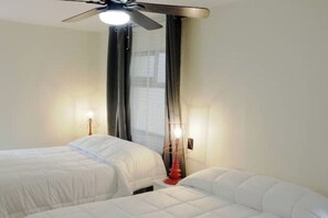 3 bedrooms, iron/ironing board, WiFi, bed sheets - Modern furnished house in the heart of GDL (Guadalajara)