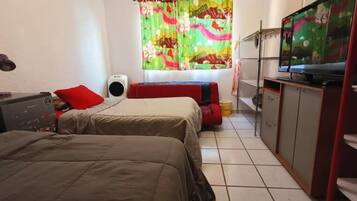 4 bedrooms, iron/ironing board, WiFi, bed sheets