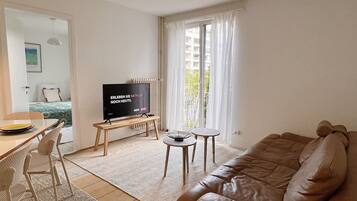 Fernseher, Stereoanlage