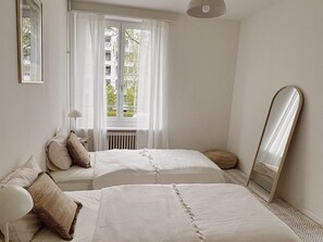 3 bedrooms, desk, iron/ironing board, WiFi