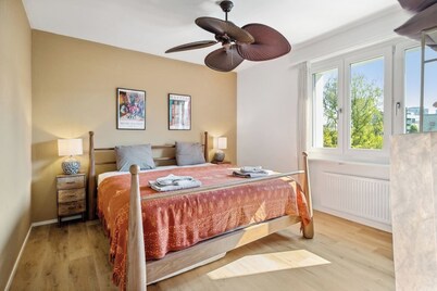 Stylish Apartment near Main Station (301-16)