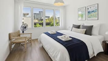 2 Schlafzimmer, Schreibtisch, Bügeleisen/Bügelbrett, WLAN
