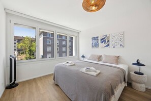 2 Schlafzimmer, Schreibtisch, Bügeleisen/Bügelbrett, WLAN