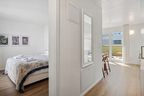 1 bedroom, desk, iron/ironing board, WiFi