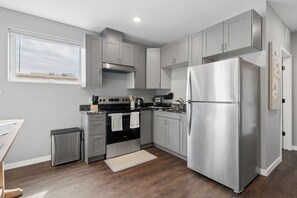 Private kitchen - Cozy 1-bedroom Downtown Valclyde Apartment Minneapolis (Minneapolis)