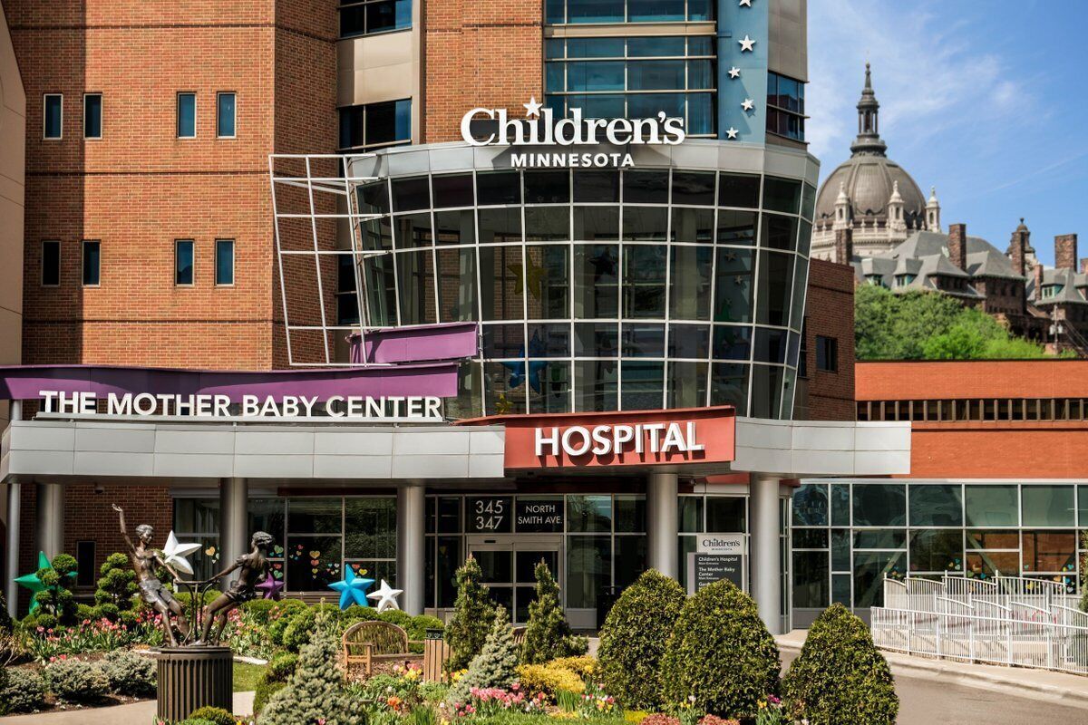 A hospital building with a children's center and a maternity center.