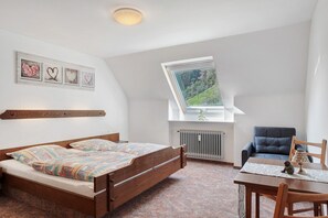 2 室のベッドルーム、WiFi、ベッドシーツ