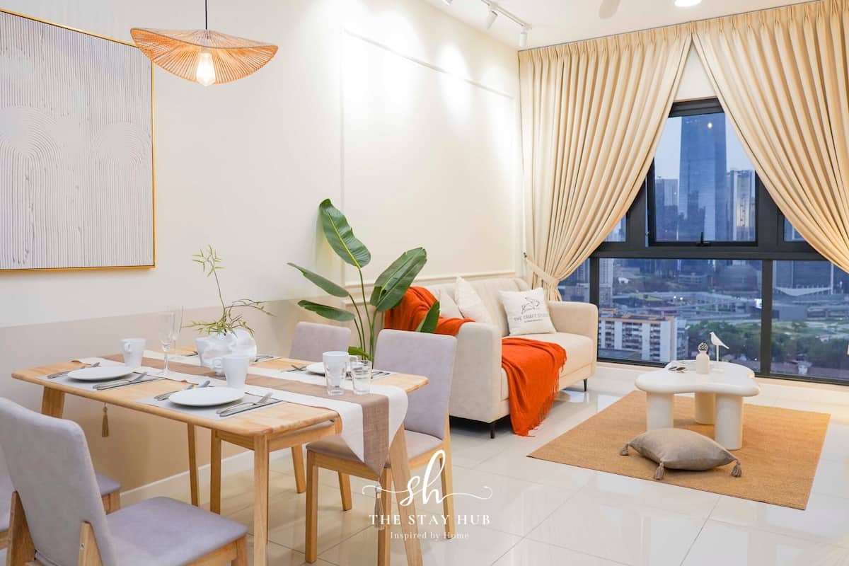 City Apart Daire, 2 Yatak Odası, Sigara İçilmez, Şehir Manzaralı | Oturma alanı