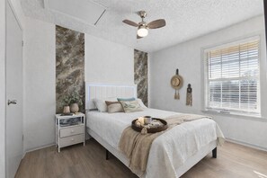 Room - Prime 2BR • Walk to AT&T Stadium (Arlington)