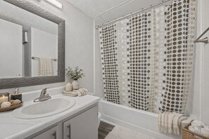 Bathroom - Prime 2BR • Walk to AT&T Stadium (Arlington)