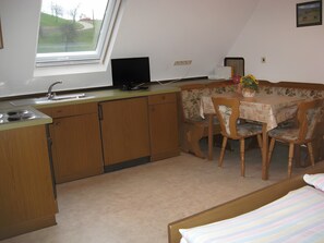 Dining - Studio 7 with Mountain View, Barbecue Area and Wi-Fi (Oberharmersbach)
