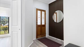 Interior - Suitable for Large Groups / Near Beach / Family Fr (The Entrance North)