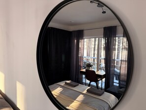 1 slaapkamer, een strijkplank/strijkijzer, wifi, beddengoed
